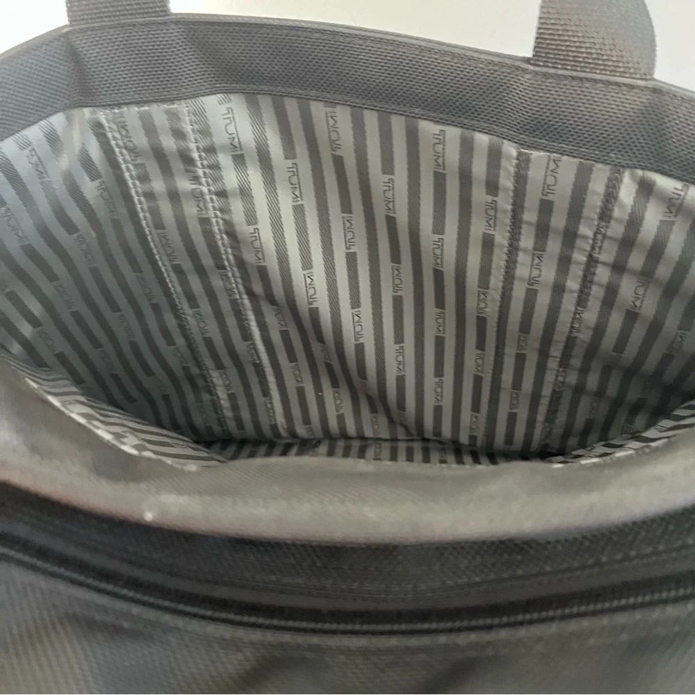 TUMI Black Nylon Compact Alpha 3 Large Laptop Bag Briefcase Expandable